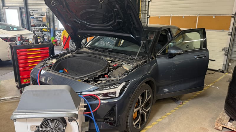 Recharge de climatisation sur une Polestar