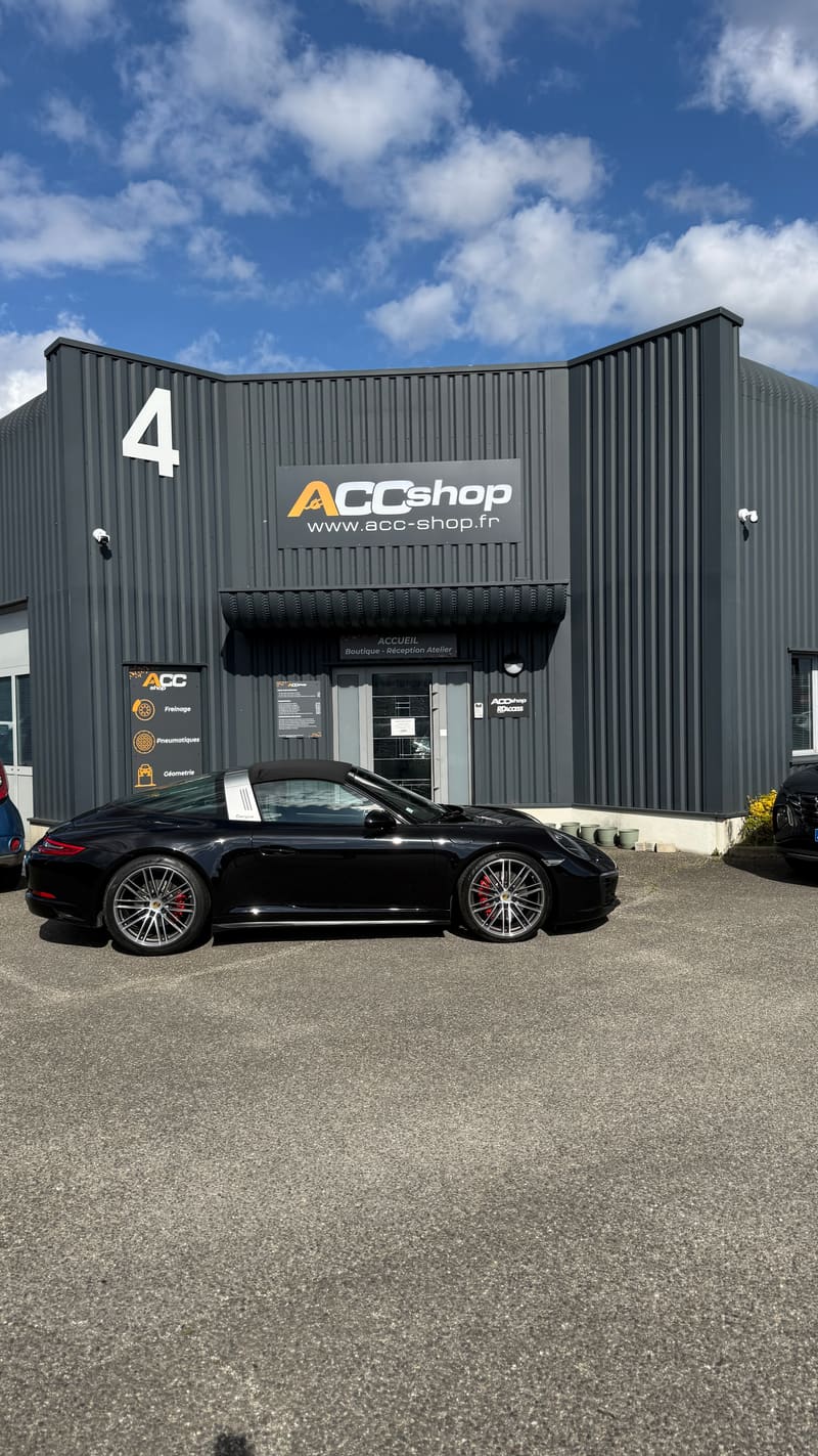 Changement de pneus sur une Porsche dans le Haut-Rhin